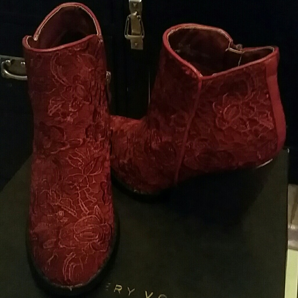 Very Volatile ankle boots, wedge heels